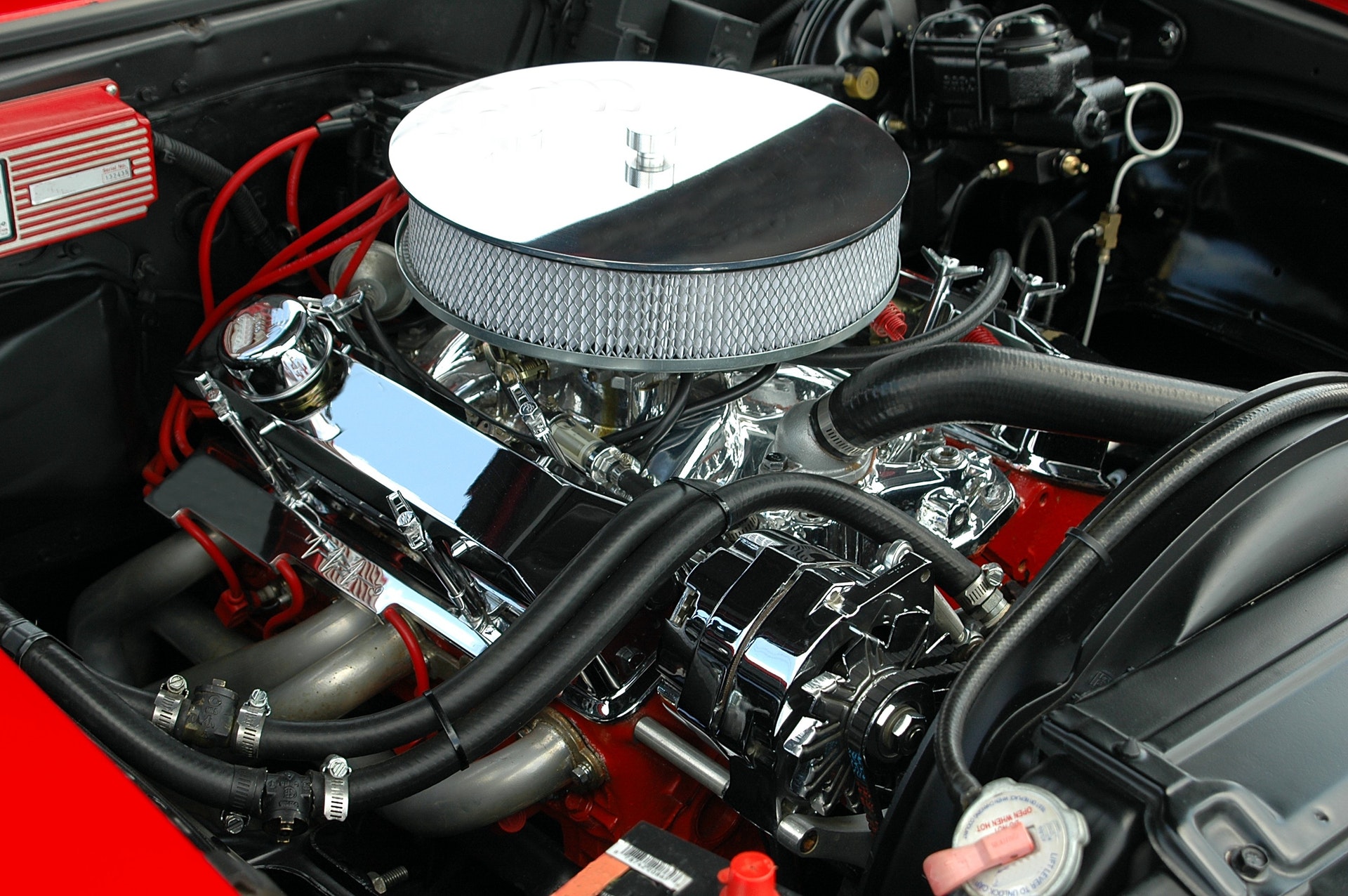 Before checking or servicing in the engine compartment Before checking or servicing in the engine compartment